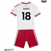 Otroški Nogometni dresi Liverpool Cody Gakpo #18 Gostujoči 2026-27 Kratek Rokav (+ Kratke hlače)